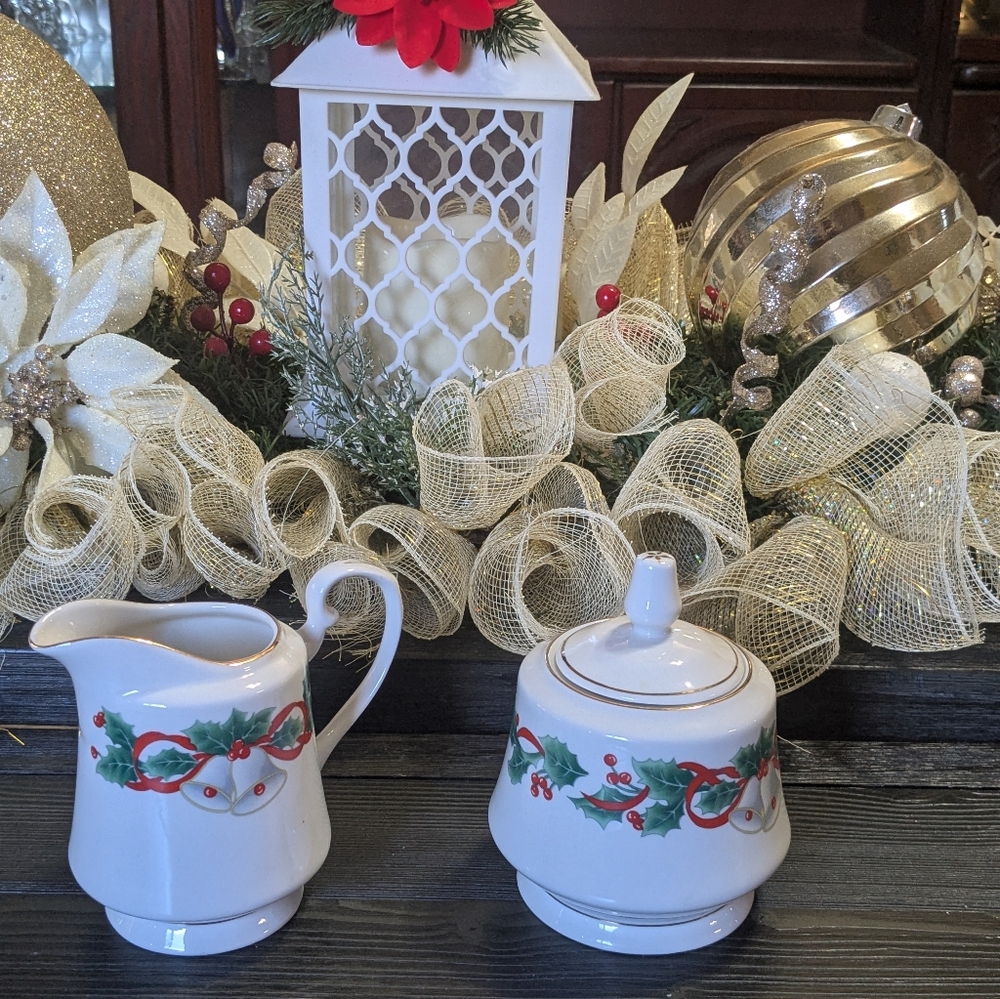 ROYAL MAJESTIC FINE CHINA NOEL 8401 CREAMER & SUGAR DISH